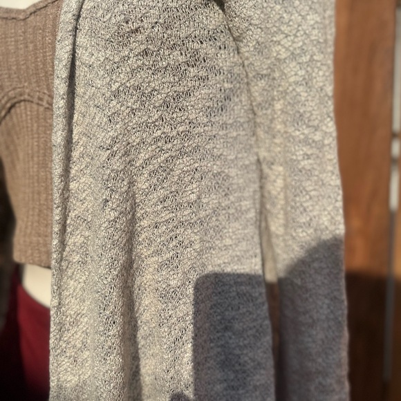 Cute tan knitted Cardigan Size Small - Picture 4 of 10